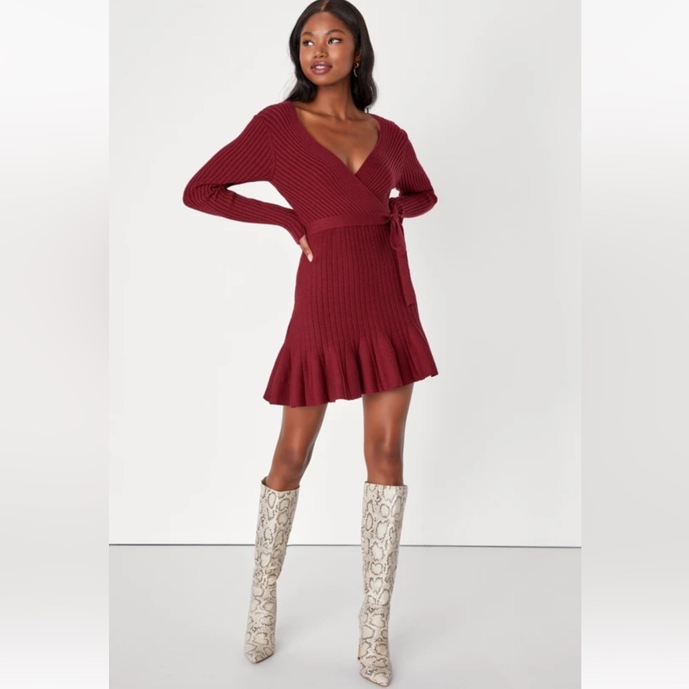 NWT never worn Lulus Warm Emotions Burgundy Skater Mini Sweater Dress Large